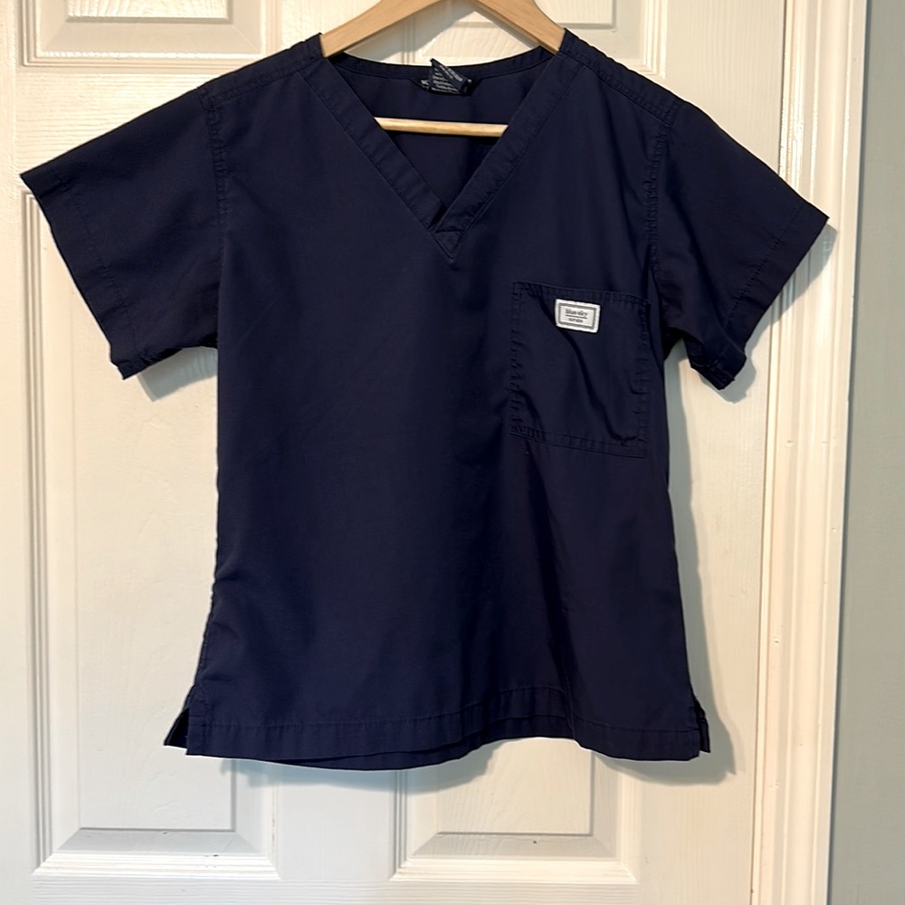 Blue sky navy scrub set
